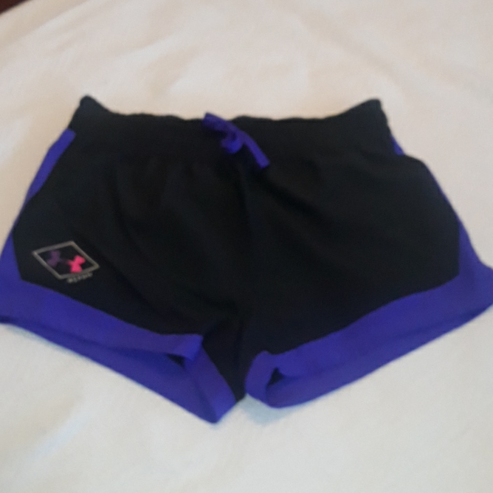 Girls shorts under Armour(SKU558)